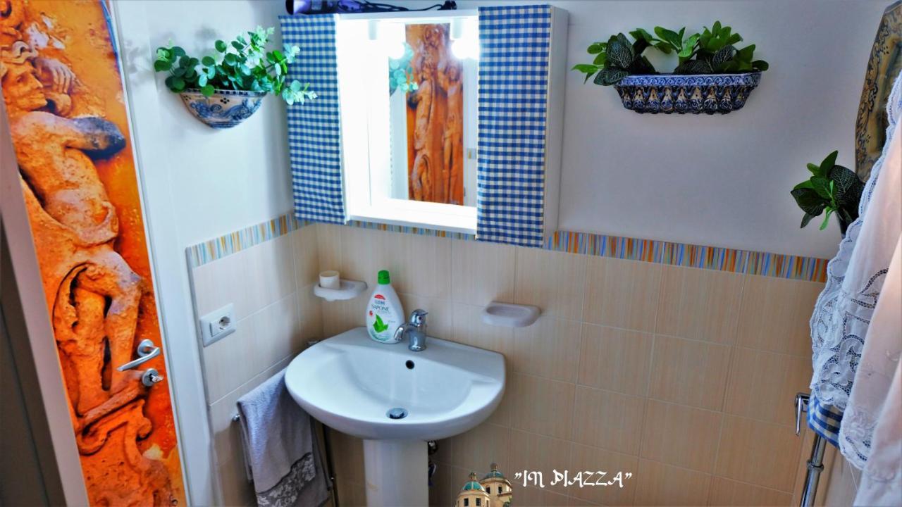 In Piazza Bed & Breakfast มาซารา เดล วัลโล ภายนอก รูปภาพ