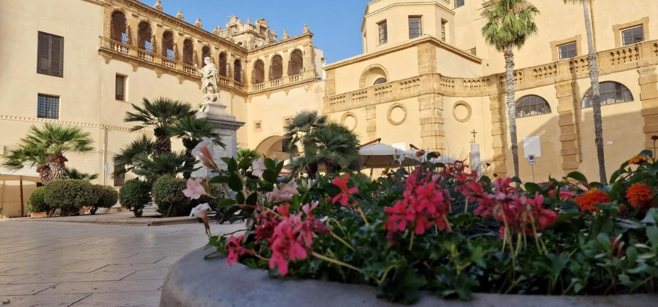 In Piazza Bed & Breakfast มาซารา เดล วัลโล ภายนอก รูปภาพ